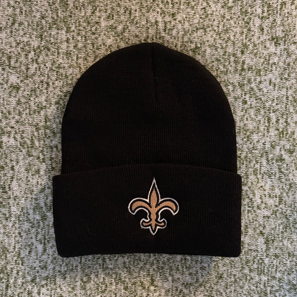 New Orleans Saints beanie. Black. Like new. NFL.
